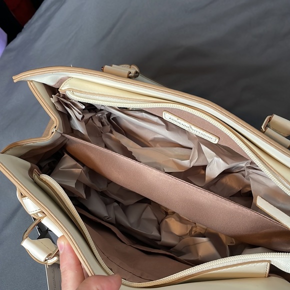 NWT Adrienne Vittadini Madison Lizard Lock Solid Satchel - Picture 10 of 14